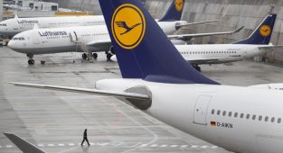 Lufthansa uçağı, ikinci pilotun bayılmasıyla 10 dakika pilotsuz uçtu