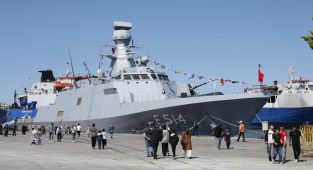 Samsun'da TCG Kınalıada korveti vatandaşların ziyaretine açıldı