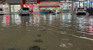 Ağrı'da sağanak etkili oldu