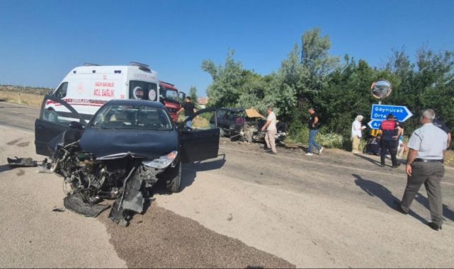 Amasyada iki otomobilin çarpıştığı kazada 8 kişi yaralandı