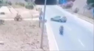 Antalya'da iki motosiklet ile otomobil çarpıştı: 2 ölü, 4 yaralı