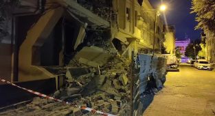 Avcılar'da 6 katlı binada kısmi çökme meydana geldi