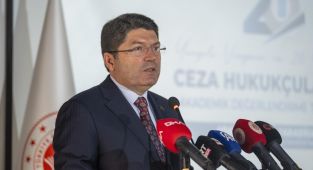 Bakan Tunç: Bir yıl ceza alan 18 gün cezaevinde kalacak