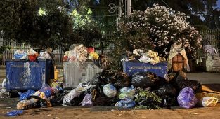Buca’da 1763 işçi greve gitti, İzmirsokakları yine çöple doldu