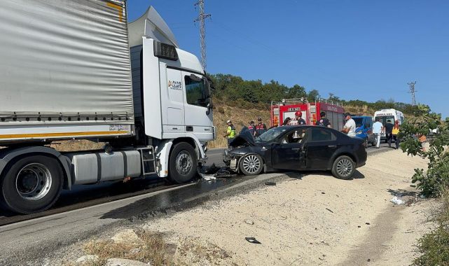 Bursa'da tır ile otomobil çarpıştı: 1 ölü, 2 yaralı