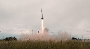 DeltaV'nin hibrit roketi irtifa rekoru kırdı