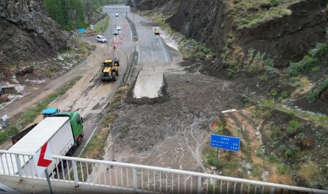 Erzurum Artvin karayolunda heyelan