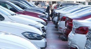 İkinci el otomobil satışlarında 6 ay6 bin kilometre düzenlemesi uzatıldı