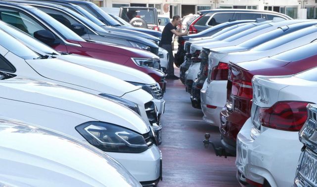 İkinci el otomobil satışlarında 6 ay6 bin kilometre düzenlemesi uzatıldı