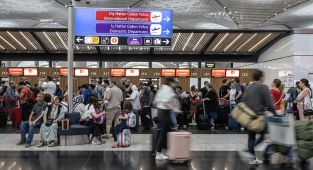 İstanbul havalimanlarında ilk 5 aydaki yolcu sayısı 50 milyona yaklaştı