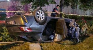 İstanbul'da takla atan otomobildeki 1 kişi öldü, 3 kişi yaralandı