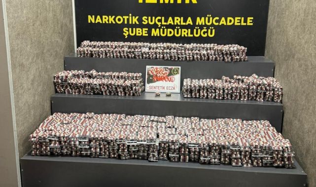 İzmir'de 79 bin 854 sentetik ecza hapı ele geçirildi
