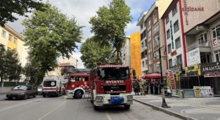 Kütahya'da otel yangınında 10 kişi dumandan etkilendi