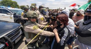 Los Angeles'taki sınır protestosuna Ulusal Muhafızlar müdahale edecek