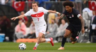 Milliler ABD'yi 2 golle geçti