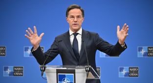 Rutte: Rusya, NATO'ya karşı askeri güç kullanmaya 5 yıl içinde hazır olabilir