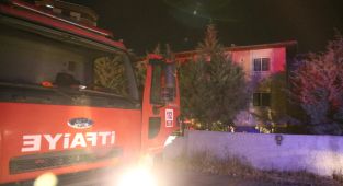 Siirt'te lojmanda yangın: 13 kişi dumandan etkilendi
