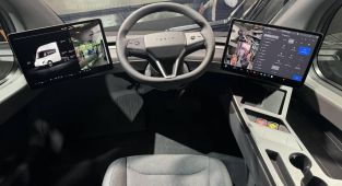 Tesla, robotaksi hizmetini Austinde başlattı