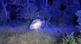 Tunceli'de şarampole devrilen otomobilin sürücüsü yaralandı