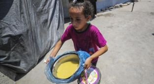 UNRWA: Gazze'deki yardım dağıtım sistemi aşağılayıcı ve açlığı gidermeyi hedeflemiyor