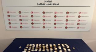 Yolcunun midesinden 74 kapsül uyuşturucu çıktı