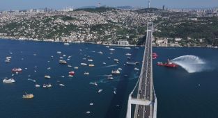 253 şehidin anısına 253 tekne İstanbul Boğazı'ndan geçiş yaptı