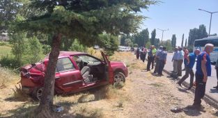 Afyonkarahisar'da tır otomobile çarptı: 1 ölü