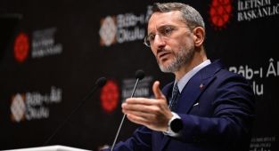 Altun: Devletimizin tüm birimleri, inanç ve değerlerimize yönelik bu çirkin saldırıya karşı gerekli müdahaleyi yapmaktadır