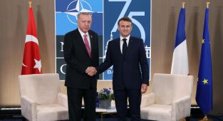 Cumhurbaşkanı Erdoğan, Macron ile görüştü