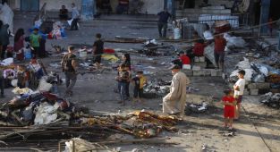 Filistin yönetimi ile Hamas, İsrail'in Gazze'de kiliseye yönelik saldırısına tepki gösterdi