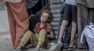 Katil İsrail aralarında çocukların da bulunduğu 44 Filistinliyi katletti