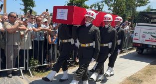 Şehit iki askerimiz son yolculuklarına uğurlandı