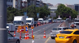 Sıhhiye Köprüsü'nde bakım çalışmaları nedeniyle trafik yoğunluğu oluştu