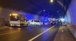Anadolu Otoyolu'nda zincirleme trafik kazası ulaşımı aksattı