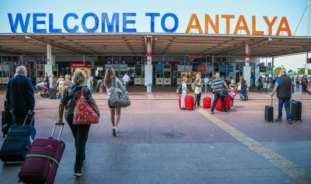 Antalya Havalimanı yolcu rekoru kırdı