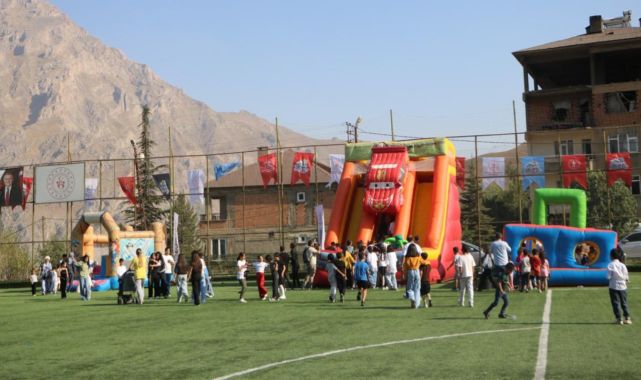 'Bir Anadolu Şenliği' Hakkaride başladı