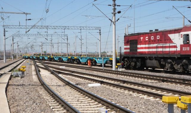 Bu yıl 127 yeni nesil milli yük vagonu raylara indi