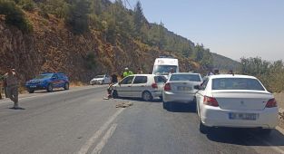 Gaziantep'te 4 araç birbirine girdi: 9 yaralı