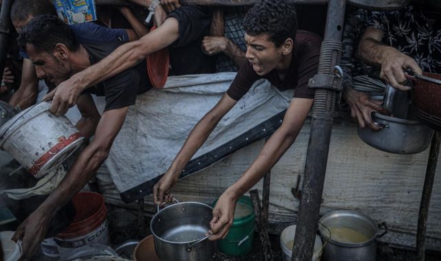 Gazze'deki UNRWA çalışanı: Yardım etmeye çalıştığımız insanlar kadar zor durumdayız