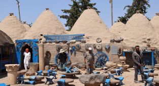 Harran'ın kubbeli evleri mimarisiyle kavurucu sıcakta serinlik yaşatıyor