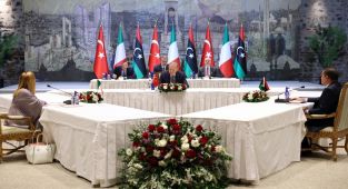 İstanbul'da TürkiyeİtalyaLibya zirvesi