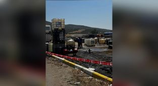 İzmir'de asit tankı patladı, 16 araç hasar gördü