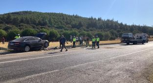 Manisa'da iki otomobil çarpıştı: 1 ölü