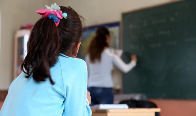 Öğretmenlerin il içi yer değiştirme sonuçları açıklandı