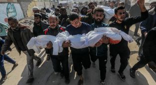 Soykırımcı İsrail'in Gazze'ye düzenlediği son saldırılarda 17 Filistinli hayatını kaybetti