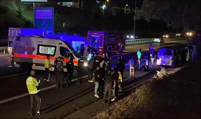Sultanbeyli'de iki minibüs çarpıştı: 9 yaralı