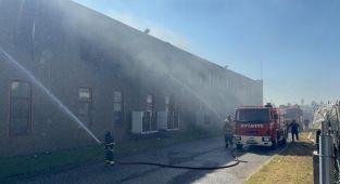 Tekirdağ'da tarım arazisinde çıkan yangın fabrikaya sıçradı
