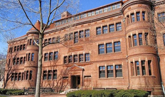 ABD yönetimi, Harvard Üniversitesine sağlanacak federal fonları durdurmak için harekete geçti