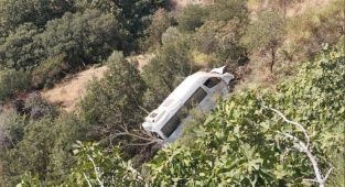 Aydın'da uçuruma yuvarlanan öğrenci servisindeki 5 kişi yaralandı