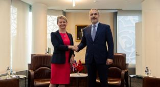 Bakan Fidan, Birleşik Krallık Dışişleri Bakanı Cooper ile görüştü
